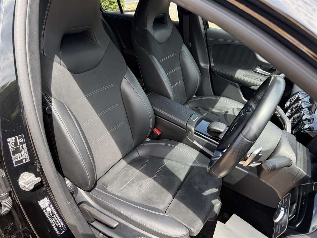 2022 MERCEDES A180 2022 MERCEDES A180
