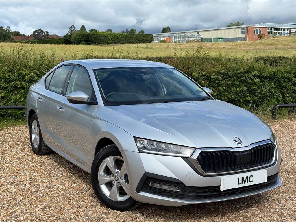 A 2021 SKODA OCTAVIA 1.5 TSI ACT SE First Edition Hatchback 5dr Petrol A 2021 SKODA OCTAVIA 1.5 TSI ACT SE First Edition Hatchback 5dr Petrol