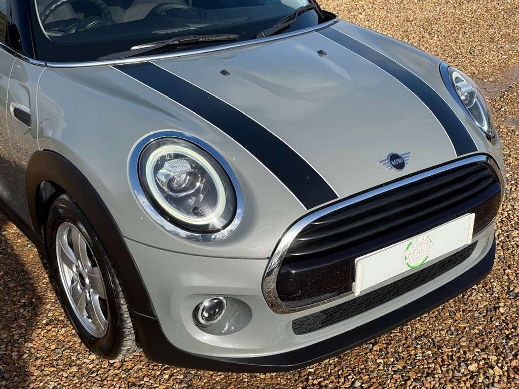 A 2019 MINI HATCH 1.5 Cooper Classic Hatchback 3dr Petrol Steptronic A 2019 MINI HATCH 1.5 Cooper Classic Hatchback 3dr Petrol Steptronic