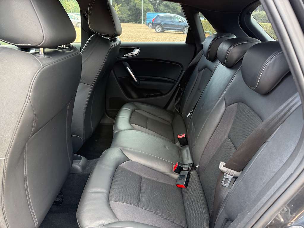 2016 AUDI A1 2016 AUDI A1