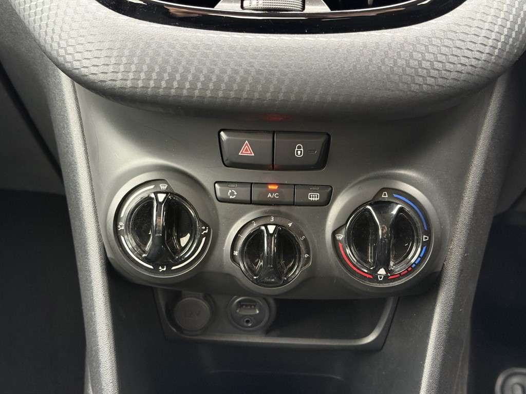 2016 PEUGEOT 208 2016 PEUGEOT 208