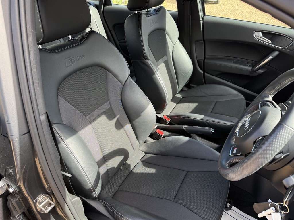 2017 AUDI A1 2017 AUDI A1