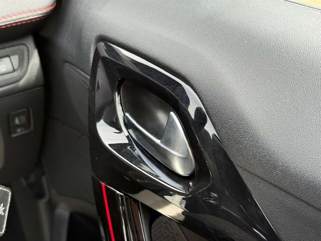 2018 PEUGEOT 208 2018 PEUGEOT 208