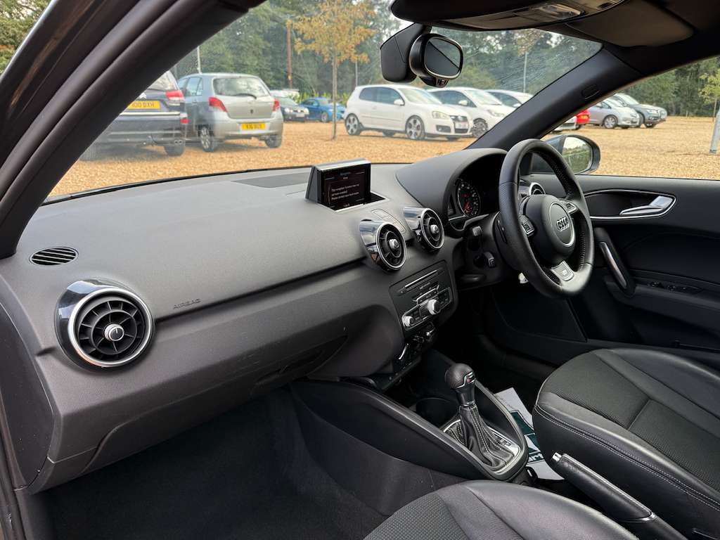 2016 AUDI A1 2016 AUDI A1