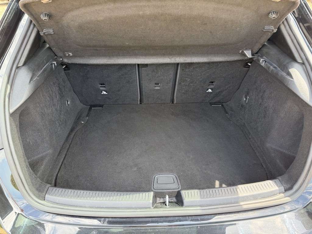 2022 MERCEDES A180 2022 MERCEDES A180