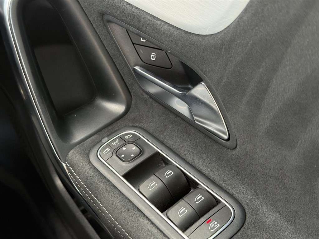 2022 MERCEDES A180 2022 MERCEDES A180