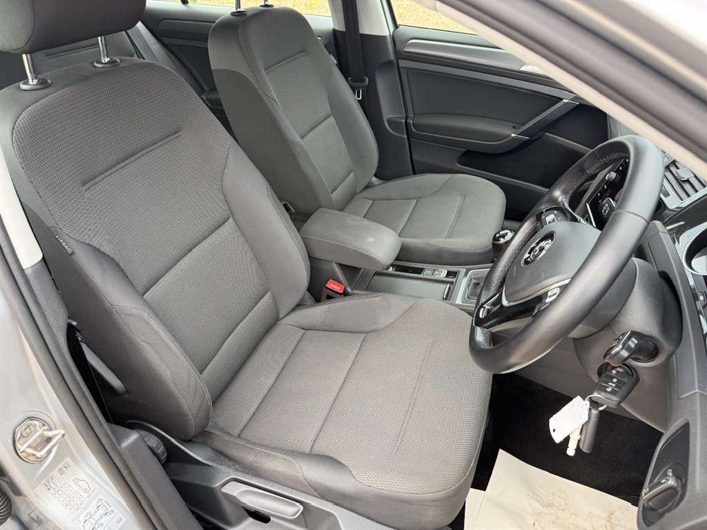 2019 VOLKSWAGEN GOLF 2019 VOLKSWAGEN GOLF