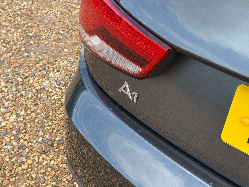 2016 AUDI A1 2016 AUDI A1