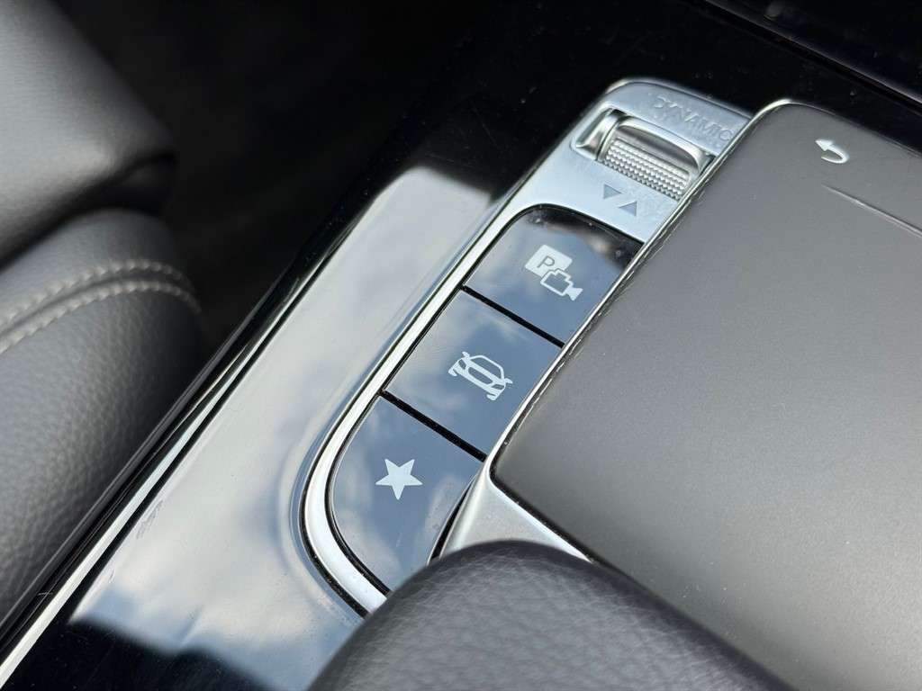 2018 MERCEDES A200 2018 MERCEDES A200