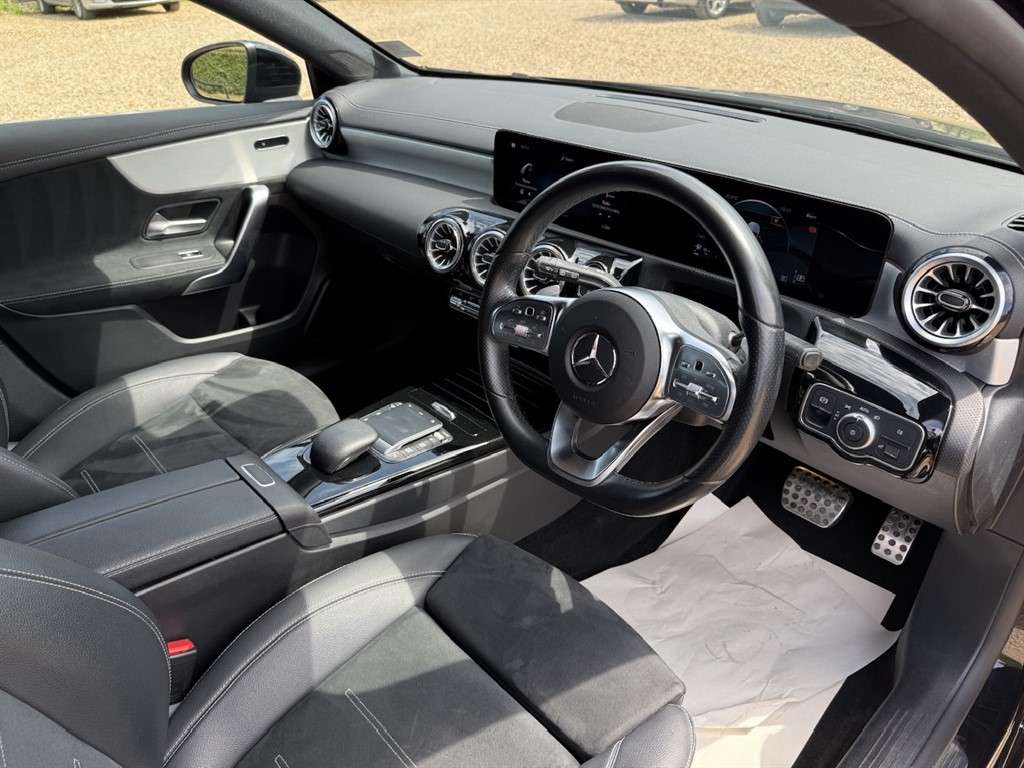 2022 MERCEDES A180 2022 MERCEDES A180