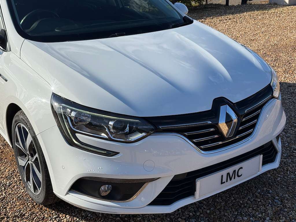 A 2016 RENAULT MEGANE 1.2 TCe Dynamique S Nav Hatchback 5dr Petrol Manua A 2016 RENAULT MEGANE 1.2 TCe Dynamique S Nav Hatchback 5dr Petrol Manua