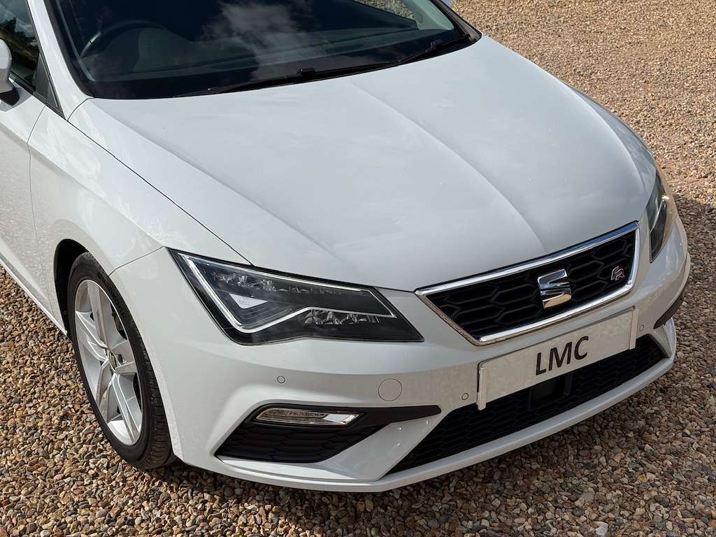 A 2019 SEAT LEON 1.5 TSI EVO FR Hatchback 5dr Petrol Manual Euro 6 A 2019 SEAT LEON 1.5 TSI EVO FR Hatchback 5dr Petrol Manual Euro 6