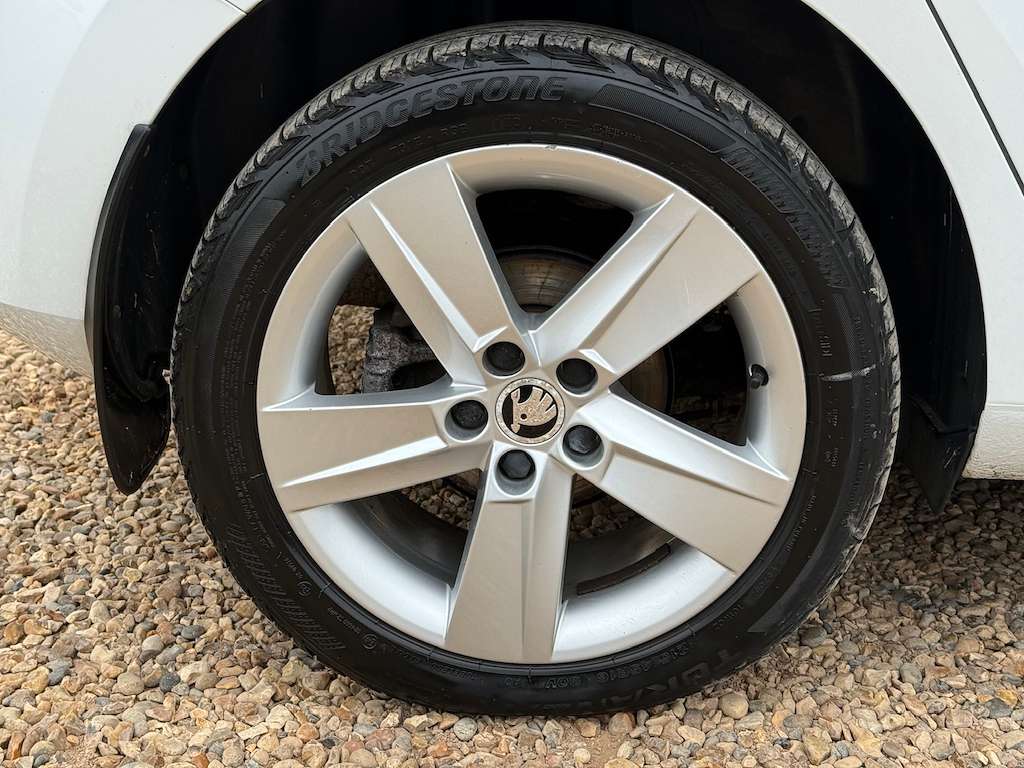 2015 SKODA FABIA 2015 SKODA FABIA