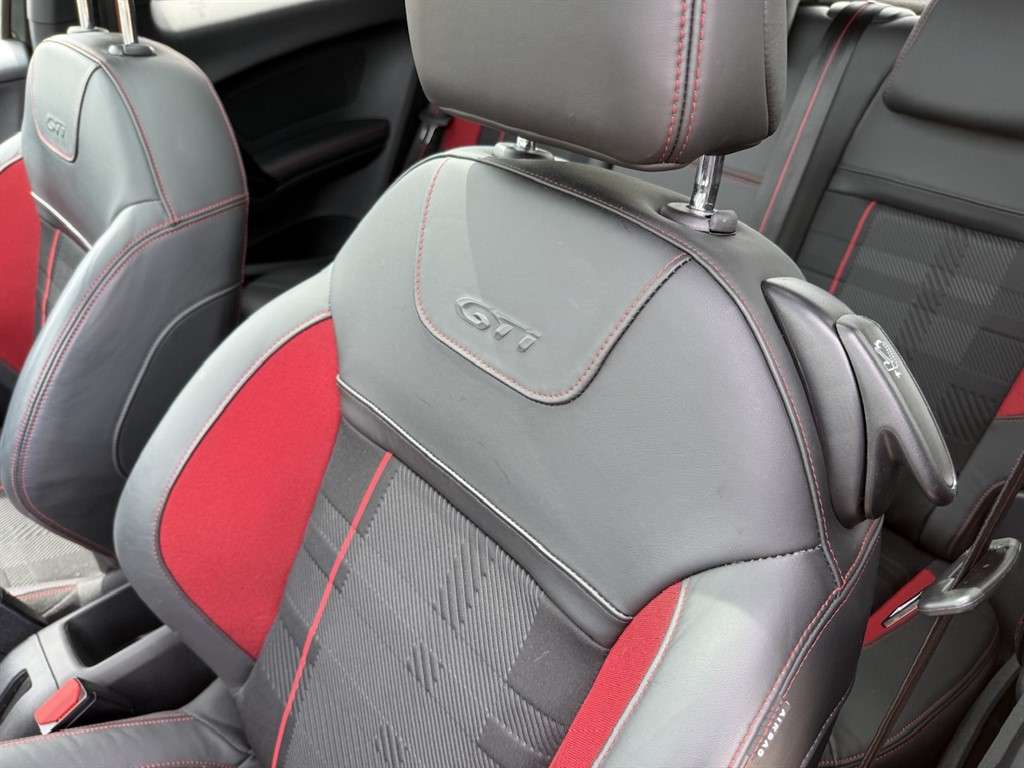 2018 PEUGEOT 208 2018 PEUGEOT 208