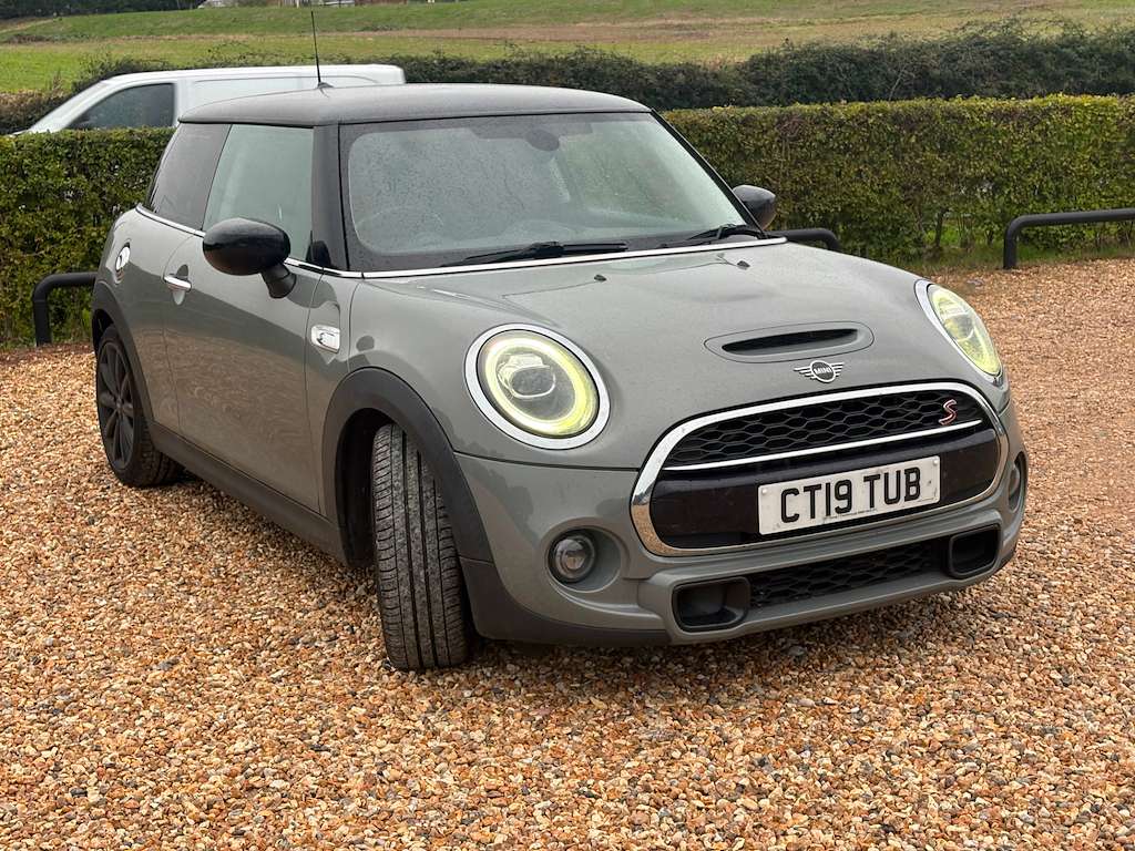 A 2019 MINI HATCH 2.0 Cooper S Classic Hatchback 3dr Petrol Steptron A 2019 MINI HATCH 2.0 Cooper S Classic Hatchback 3dr Petrol Steptron