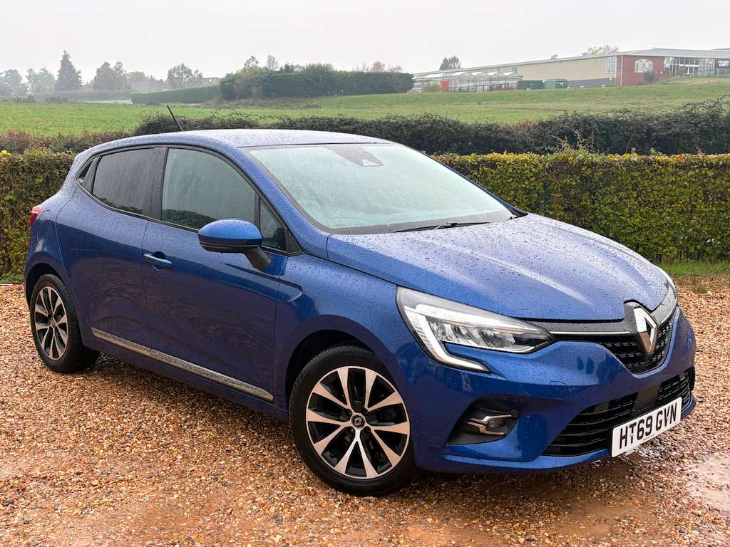 A 2019 RENAULT CLIO 1.0 TCe Iconic Hatchback 5dr Petrol Manual Euro 6 A 2019 RENAULT CLIO 1.0 TCe Iconic Hatchback 5dr Petrol Manual Euro 6