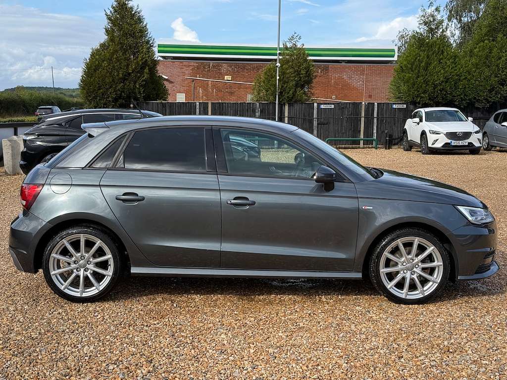 2016 AUDI A1 2016 AUDI A1