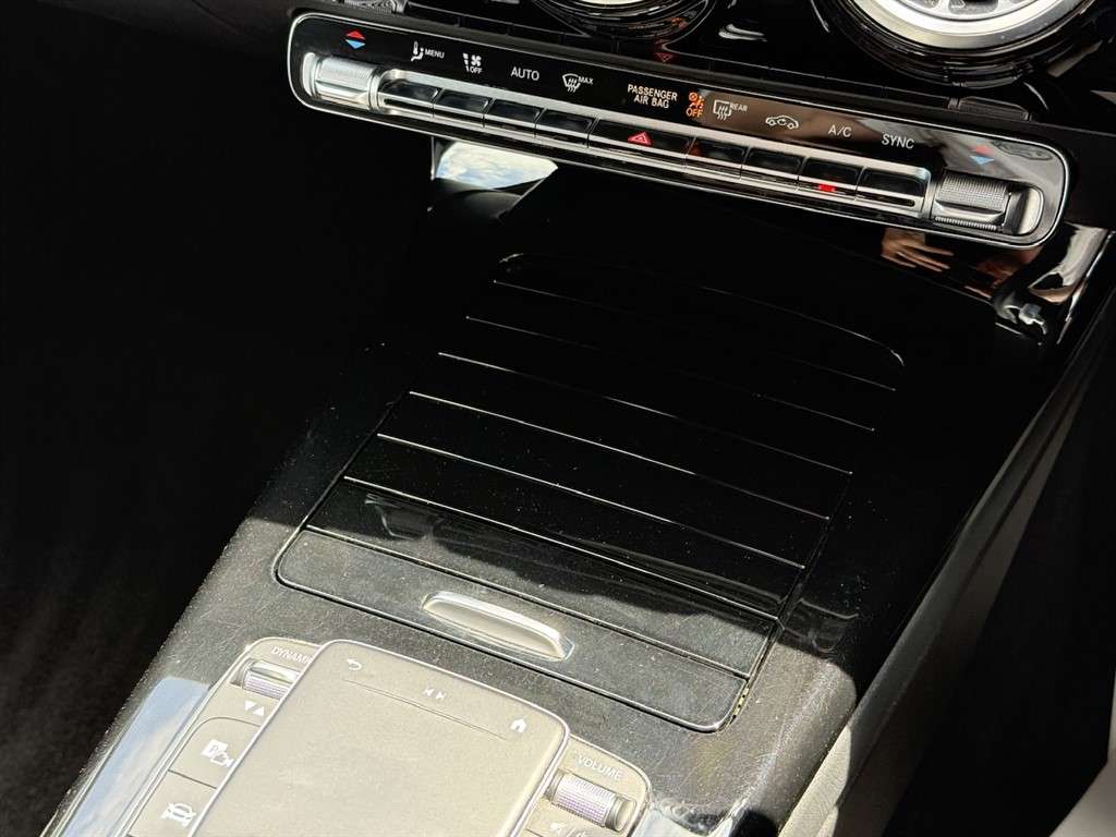 2022 MERCEDES A180 2022 MERCEDES A180