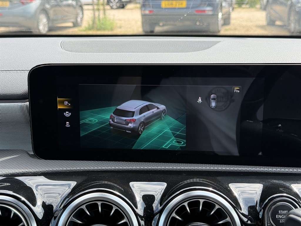 2022 MERCEDES A180 2022 MERCEDES A180