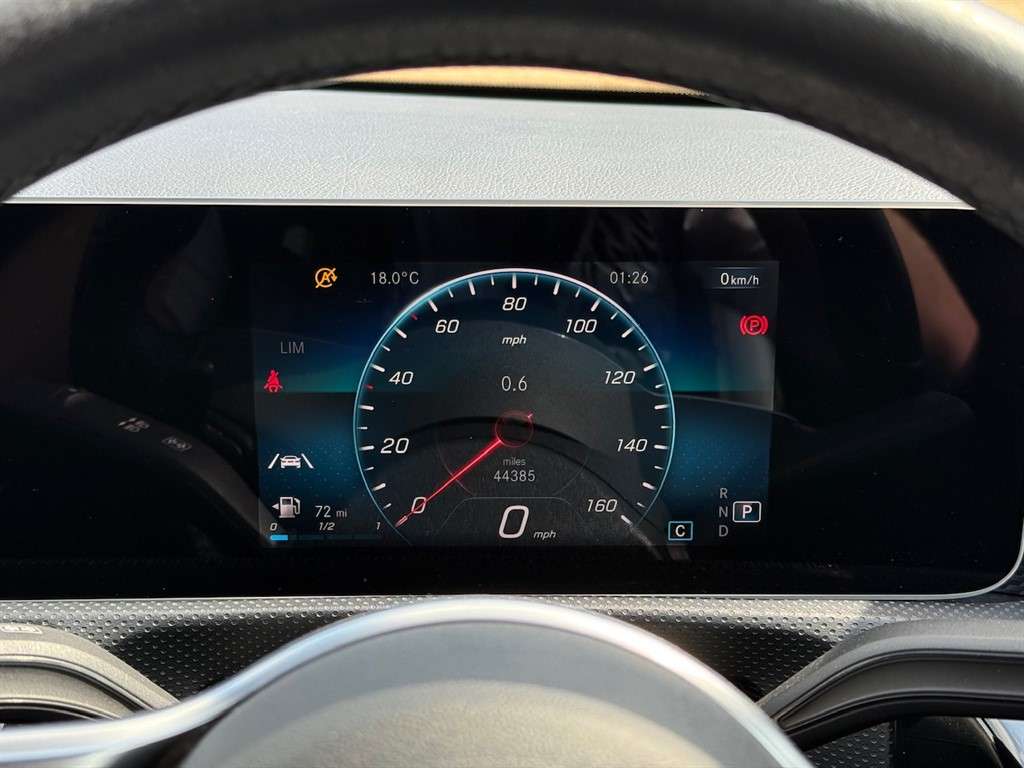 2018 MERCEDES A200 2018 MERCEDES A200