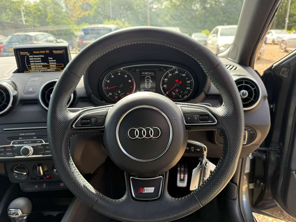 2017 AUDI A1 2017 AUDI A1