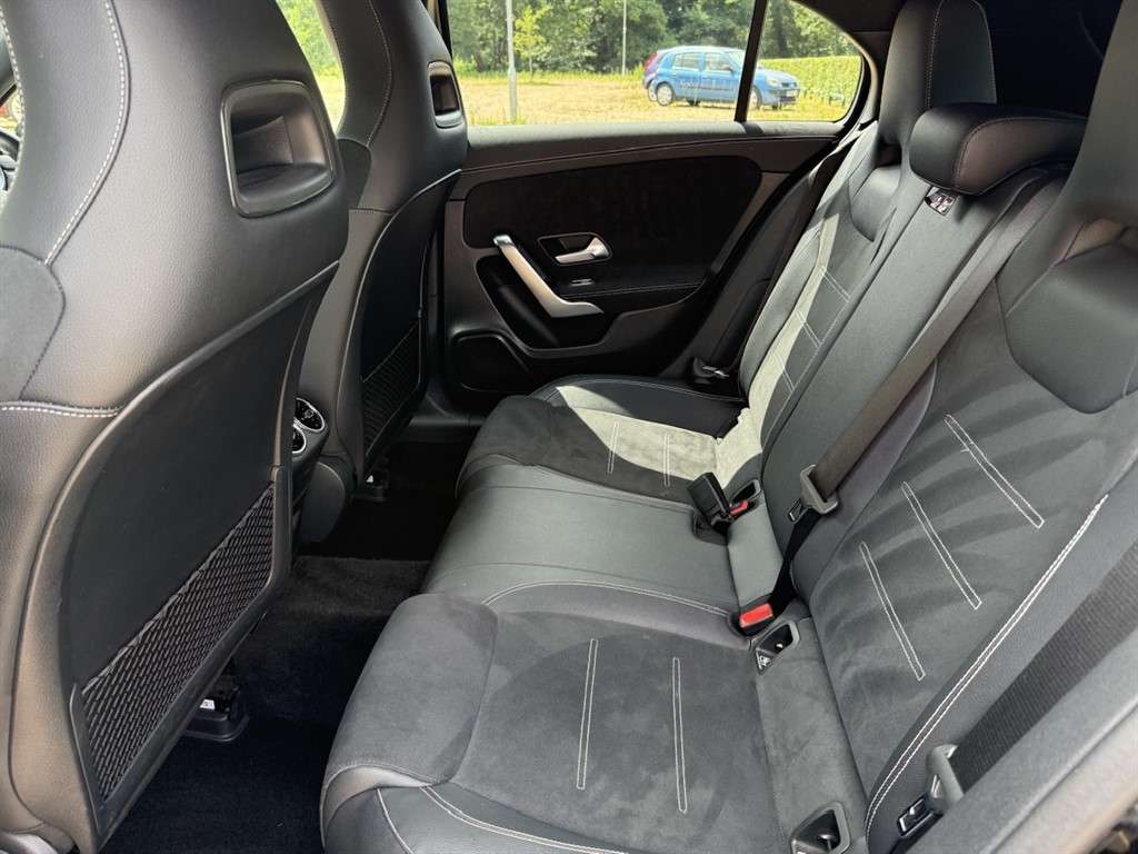 2022 MERCEDES A180 2022 MERCEDES A180