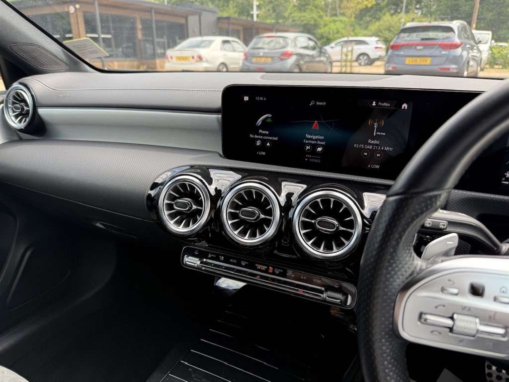 2022 MERCEDES A180 2022 MERCEDES A180