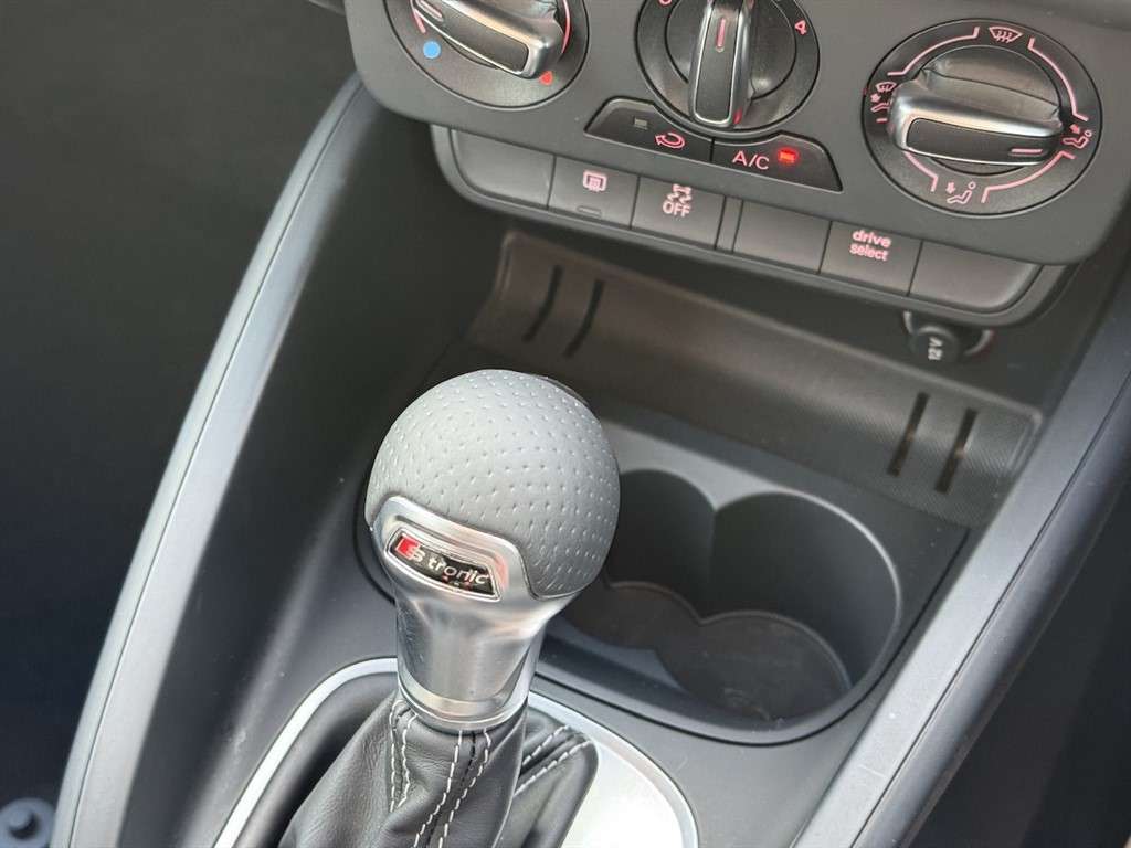 2017 AUDI A1 2017 AUDI A1