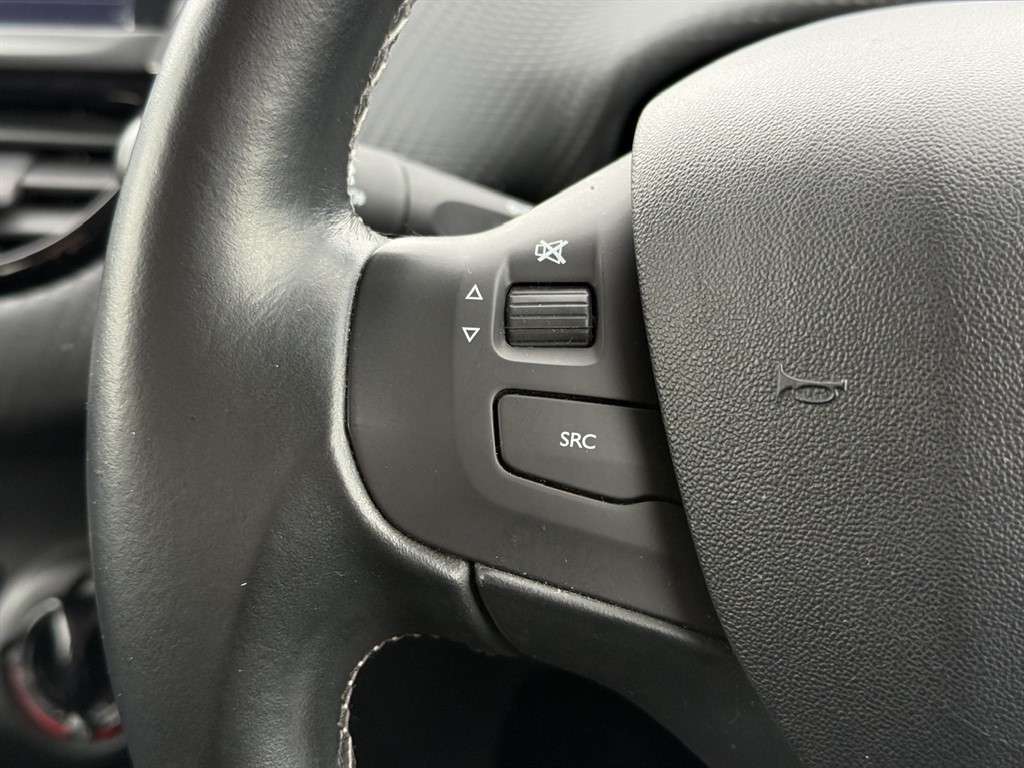2016 PEUGEOT 208 2016 PEUGEOT 208