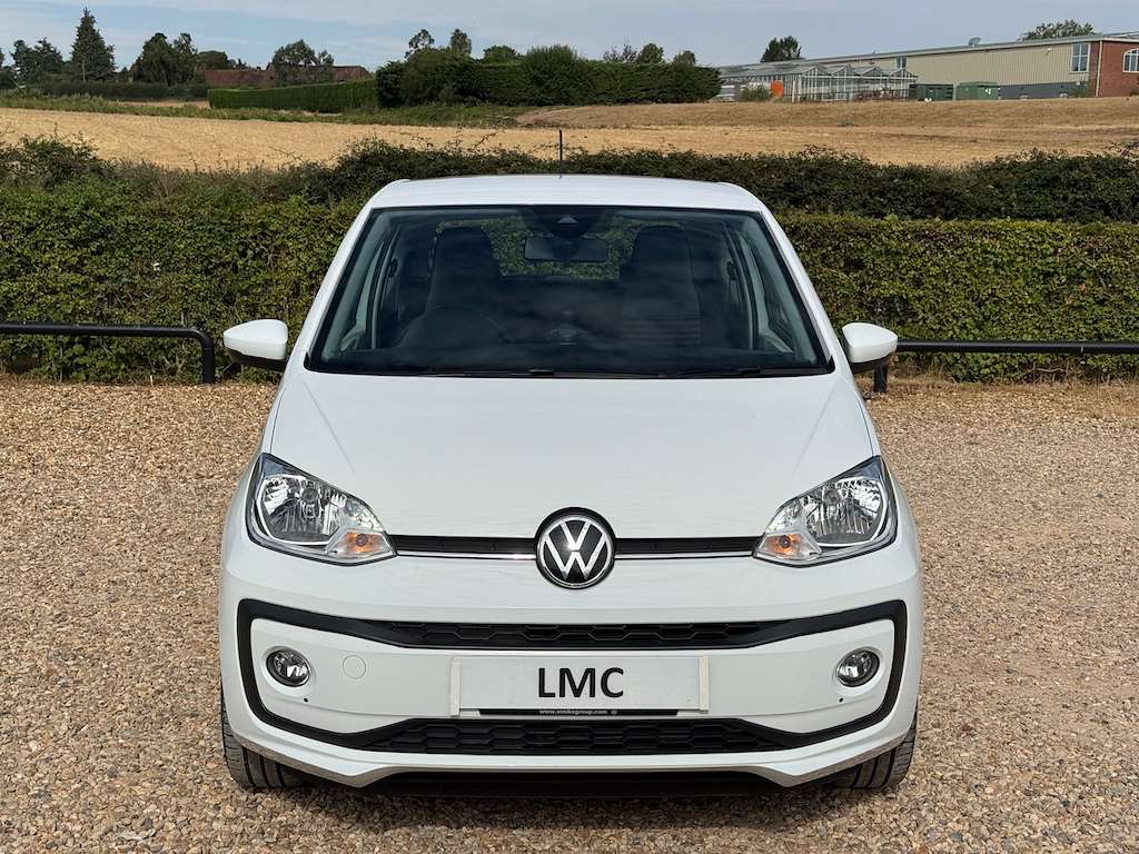 A 2021 VOLKSWAGEN UP 1.0 Hatchback 3dr Petrol Manual Euro 6 (s/s) (65 p A 2021 VOLKSWAGEN UP 1.0 Hatchback 3dr Petrol Manual Euro 6 (s/s) (65 p