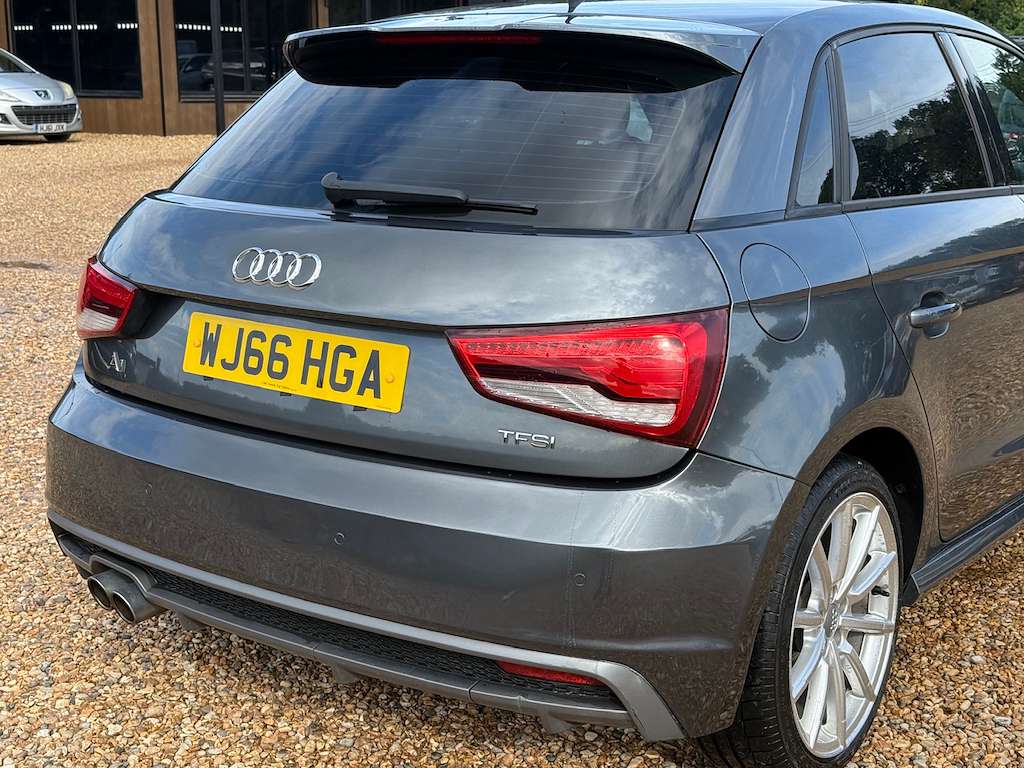 2016 AUDI A1 2016 AUDI A1