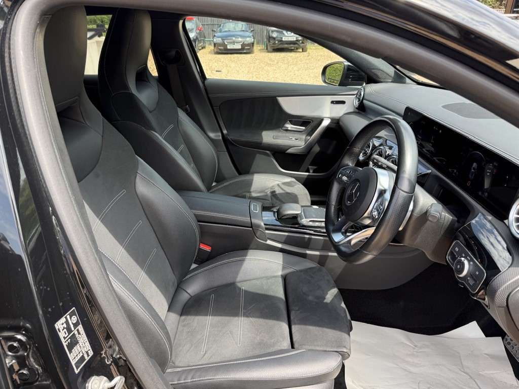 2022 MERCEDES A180 2022 MERCEDES A180