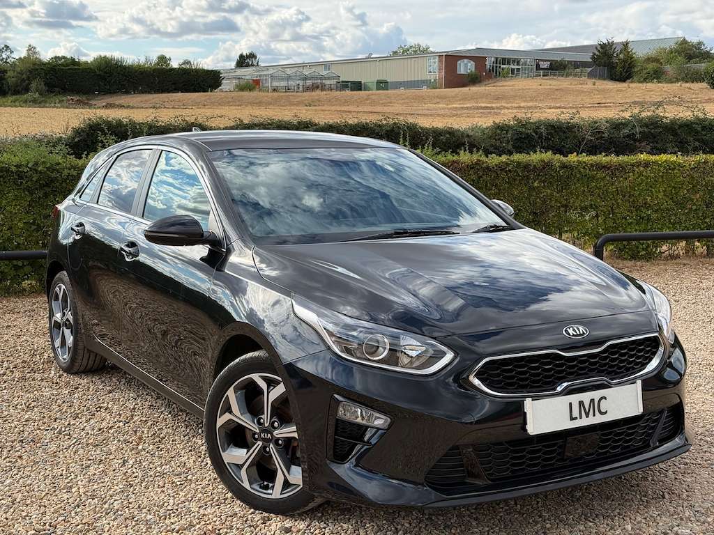 A 2020 KIA CEED 1.0 T-GDi 3 Hatchback 5dr Petrol Manual Euro 6 (s/ A 2020 KIA CEED 1.0 T-GDi 3 Hatchback 5dr Petrol Manual Euro 6 (s/