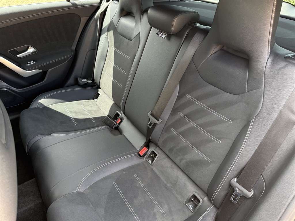 2022 MERCEDES A180 2022 MERCEDES A180