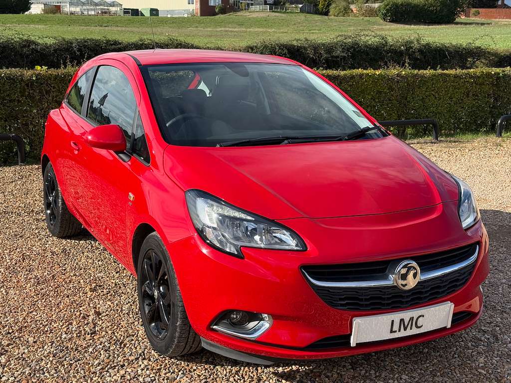 A 2017 VAUXHALL CORSA 1.4i ecoTEC SRi Hatchback 3dr Petrol Manual Euro 6 A 2017 VAUXHALL CORSA 1.4i ecoTEC SRi Hatchback 3dr Petrol Manual Euro 6