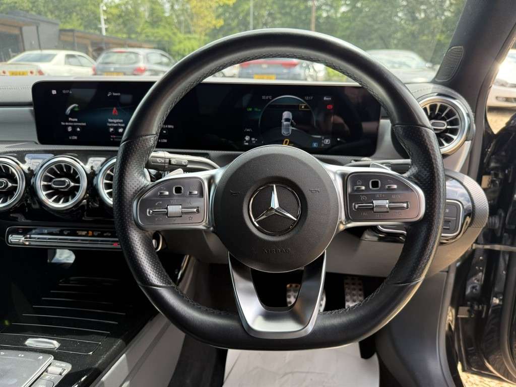 2022 MERCEDES A180 2022 MERCEDES A180