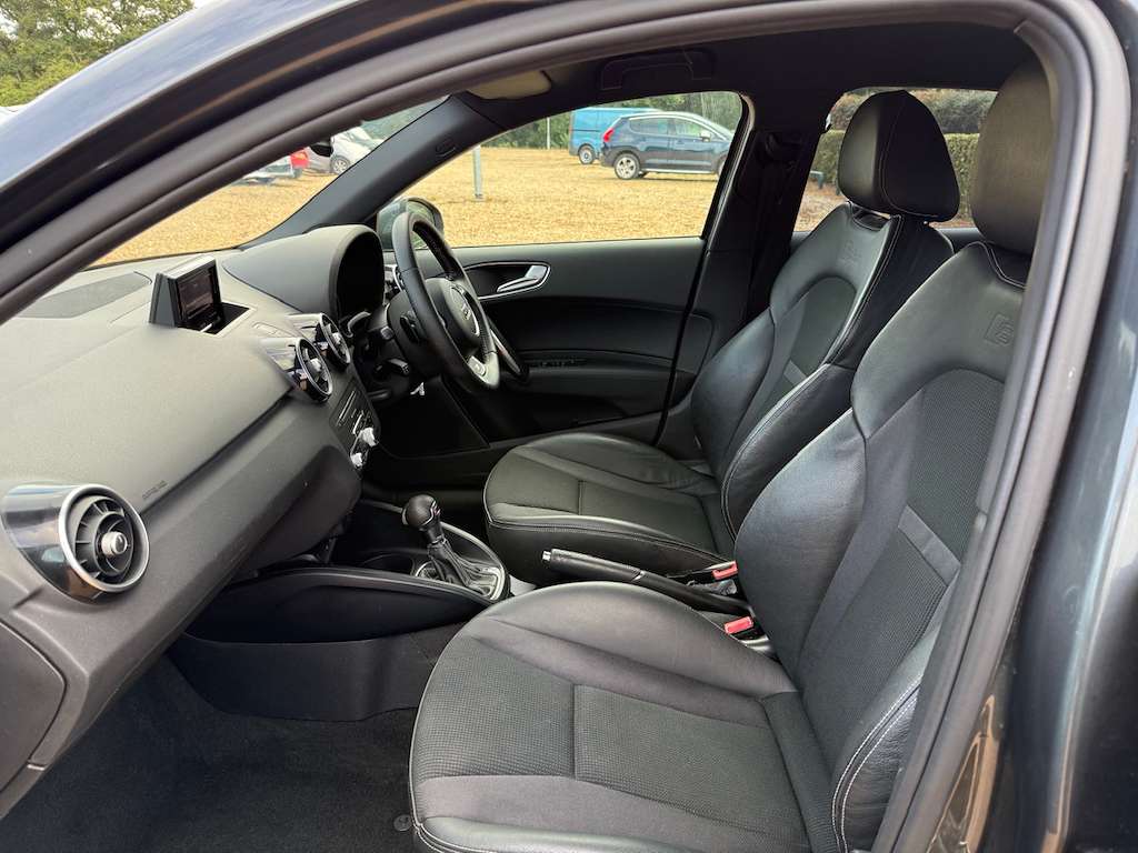 2016 AUDI A1 2016 AUDI A1