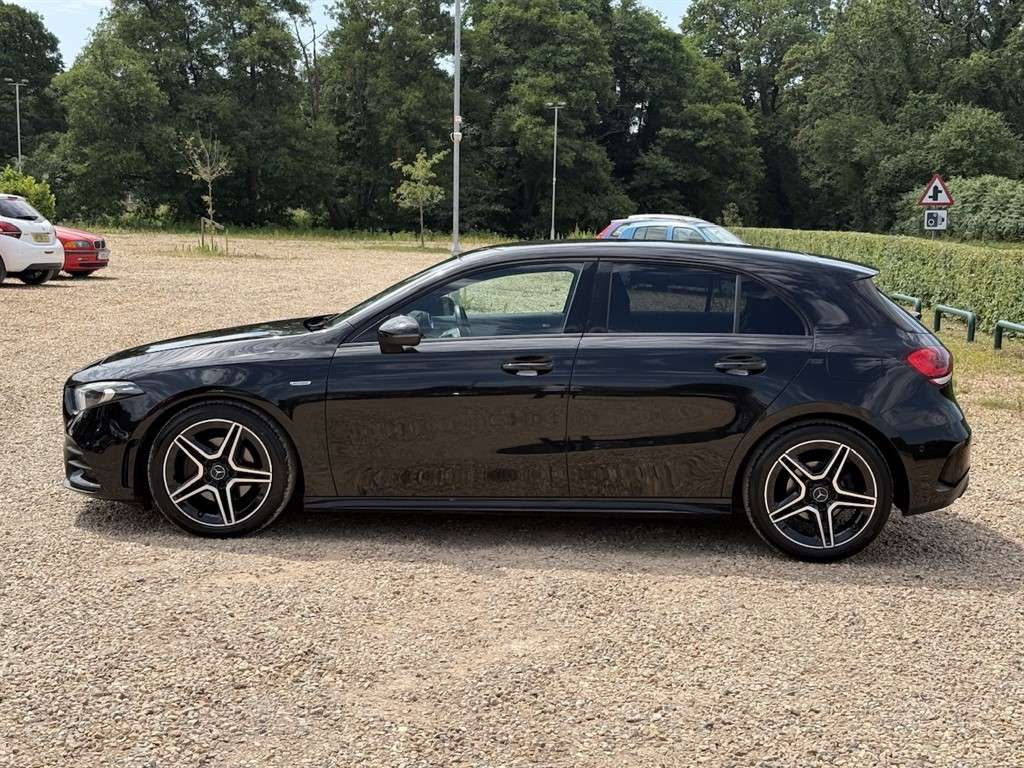 2022 MERCEDES A180 2022 MERCEDES A180