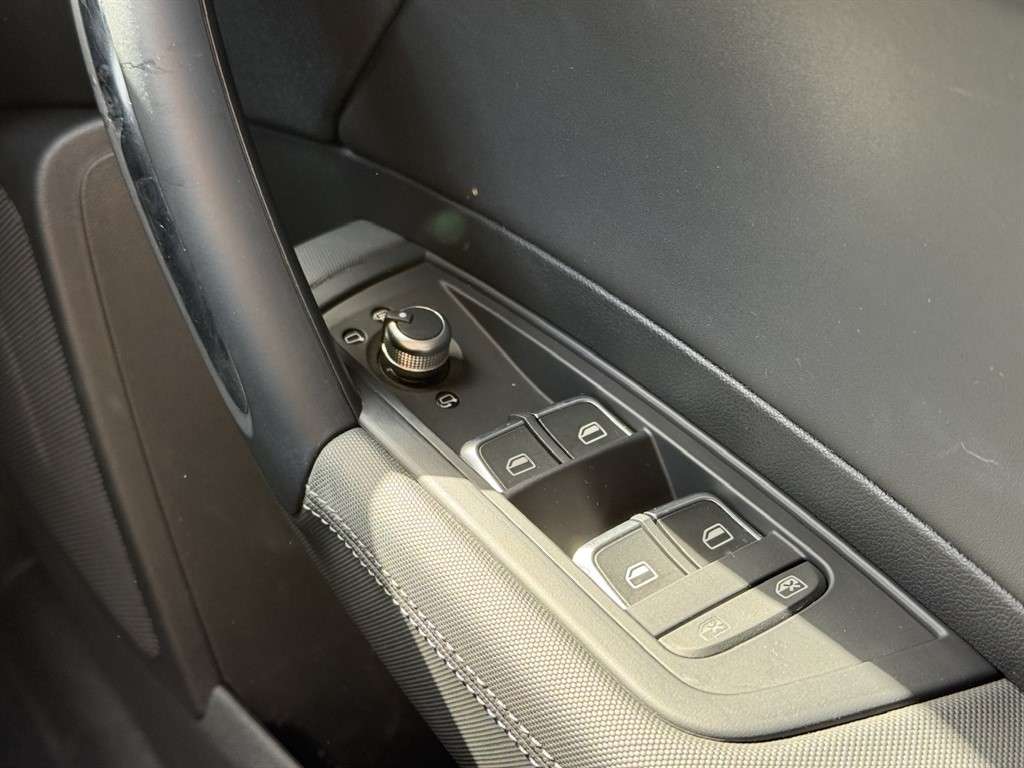 2017 AUDI A1 2017 AUDI A1