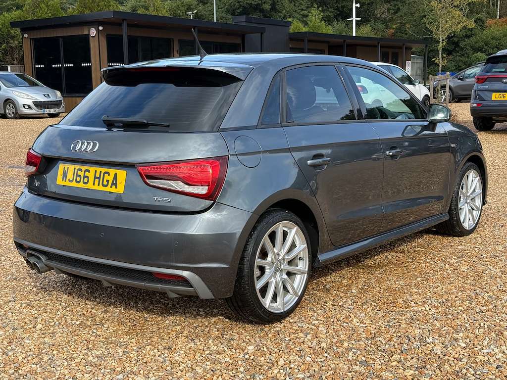 2016 AUDI A1 2016 AUDI A1
