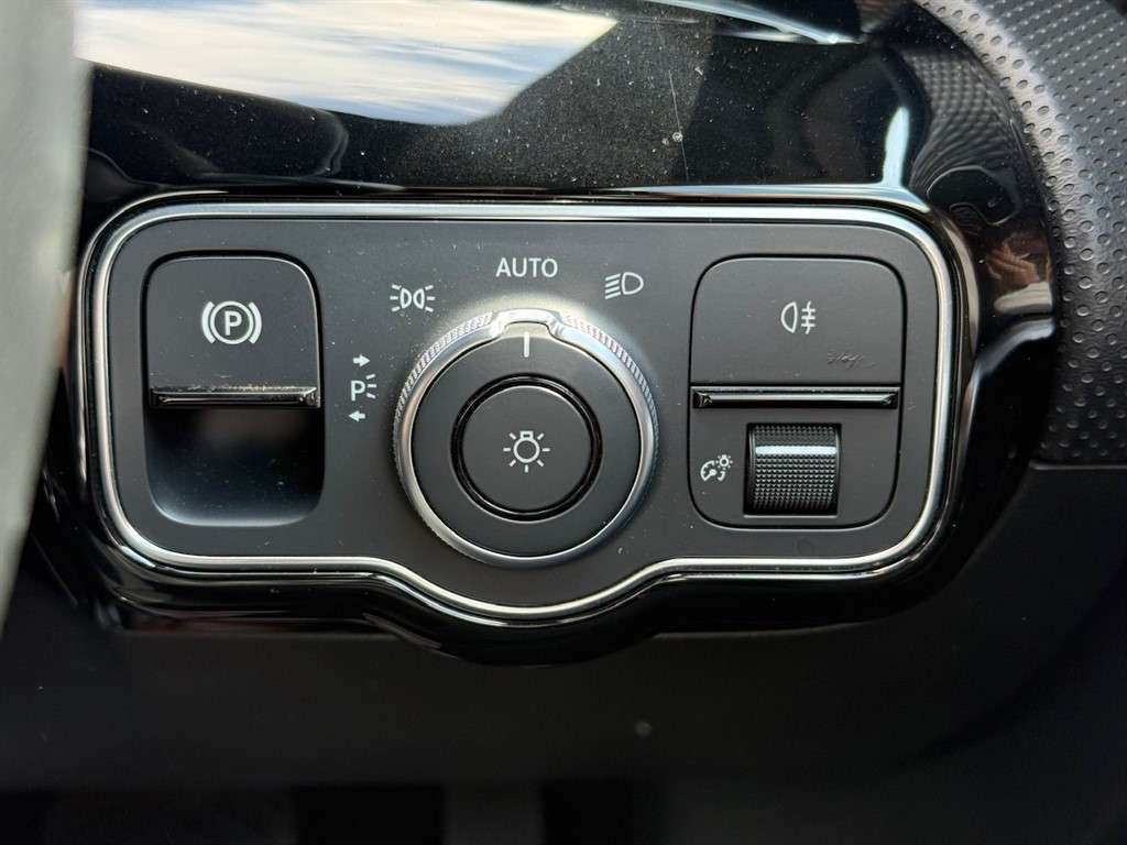 2018 MERCEDES A200 2018 MERCEDES A200