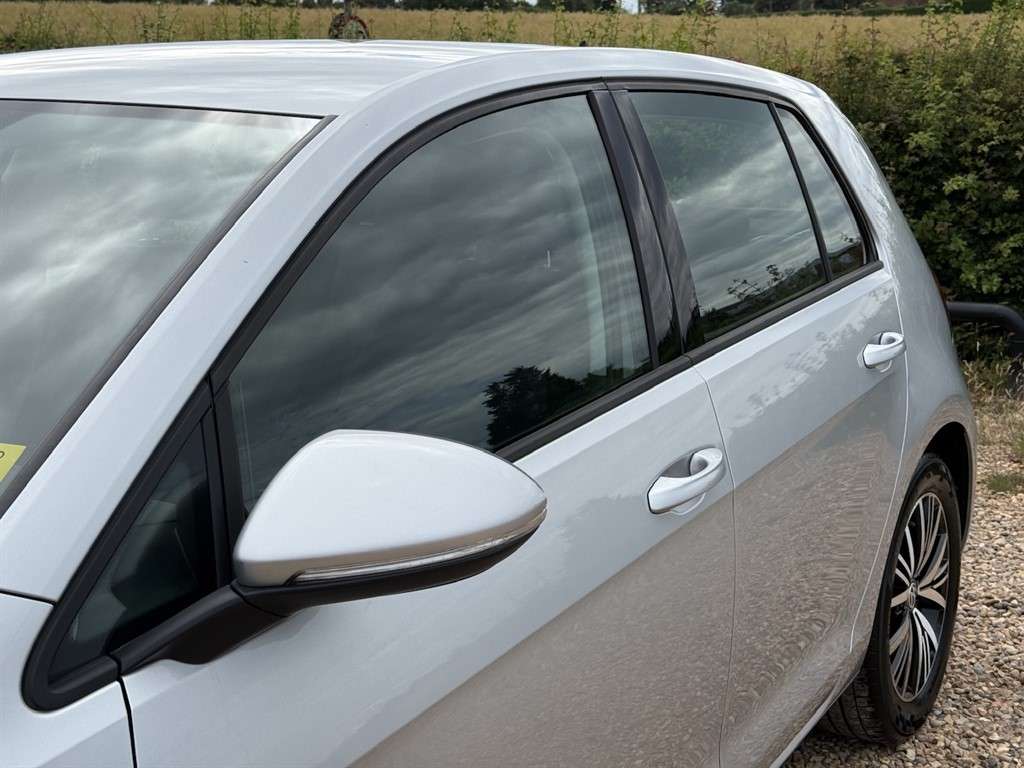 2019 VOLKSWAGEN GOLF 2019 VOLKSWAGEN GOLF