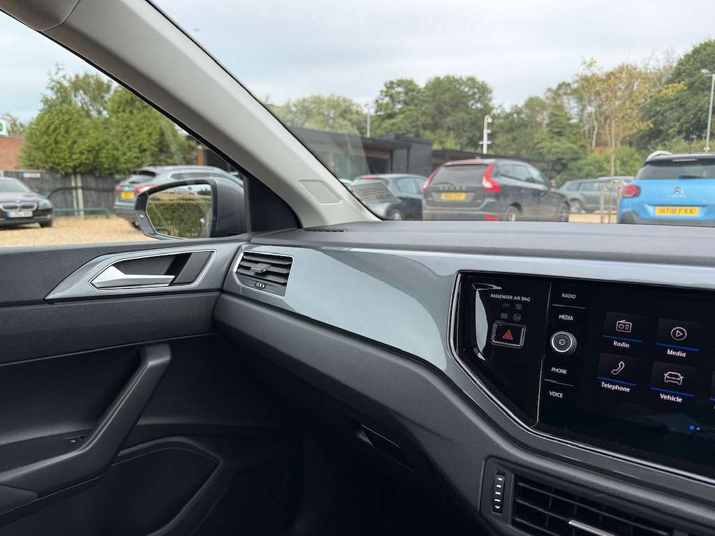 2019 VOLKSWAGEN POLO 2019 VOLKSWAGEN POLO