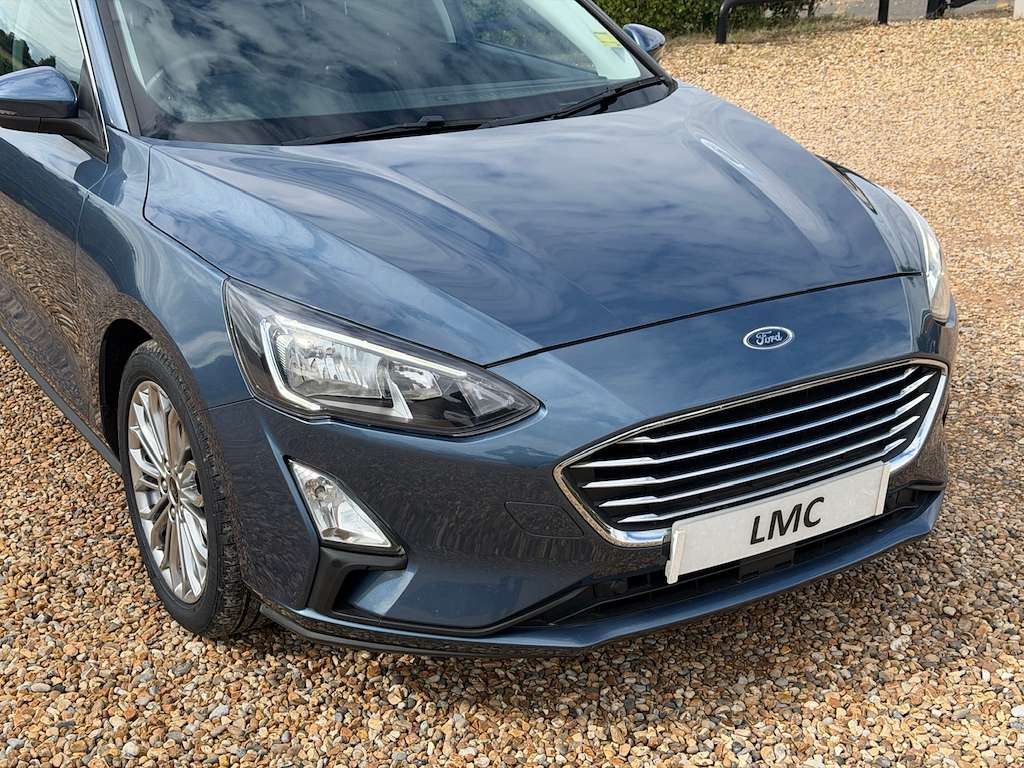 A 2019 FORD FOCUS 1.0T EcoBoost Titanium X Hatchback 5dr Petrol Manu A 2019 FORD FOCUS 1.0T EcoBoost Titanium X Hatchback 5dr Petrol Manu