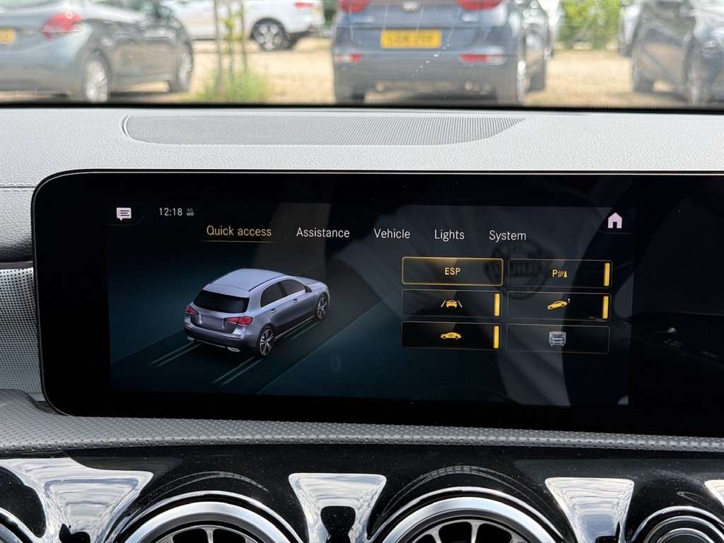2022 MERCEDES A180 2022 MERCEDES A180