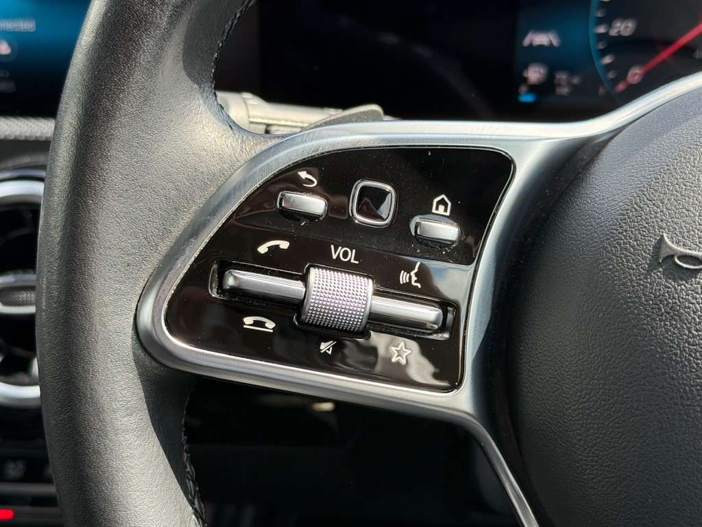 2018 MERCEDES A200 2018 MERCEDES A200