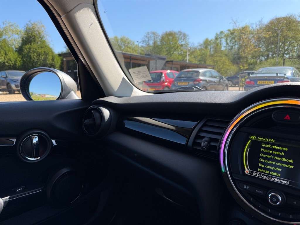 2018 MINI HATCH 2018 MINI HATCH