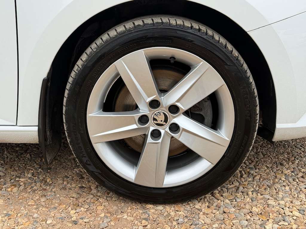 2015 SKODA FABIA 2015 SKODA FABIA
