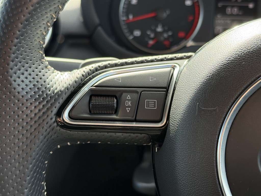 2017 AUDI A1 2017 AUDI A1