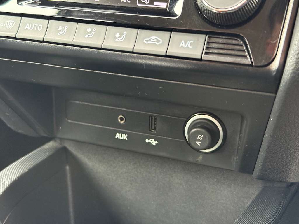 2015 SKODA FABIA 2015 SKODA FABIA